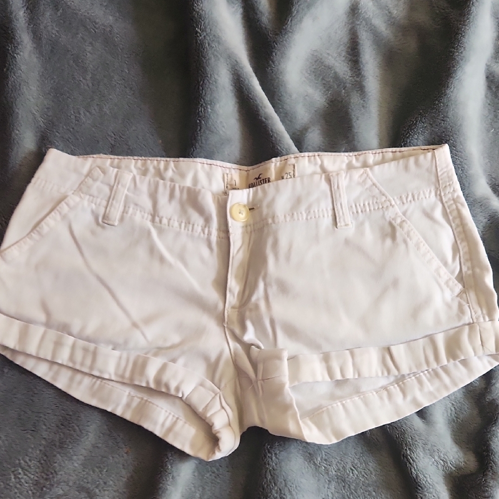 Hollister Women's Cream High Waist Shorts